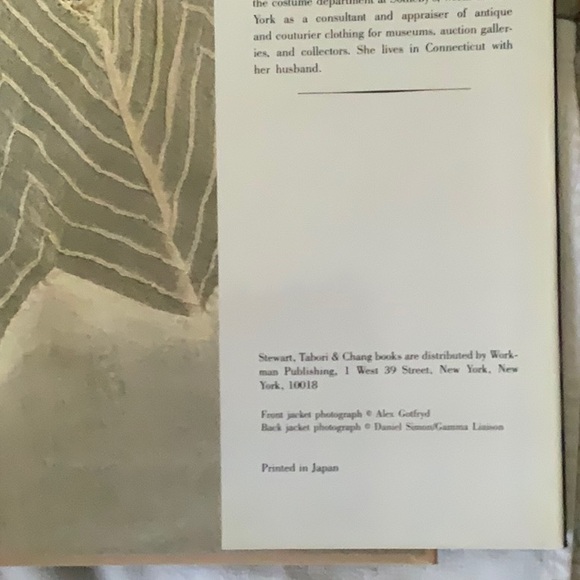 Coffee table book - Picture 4 of 6